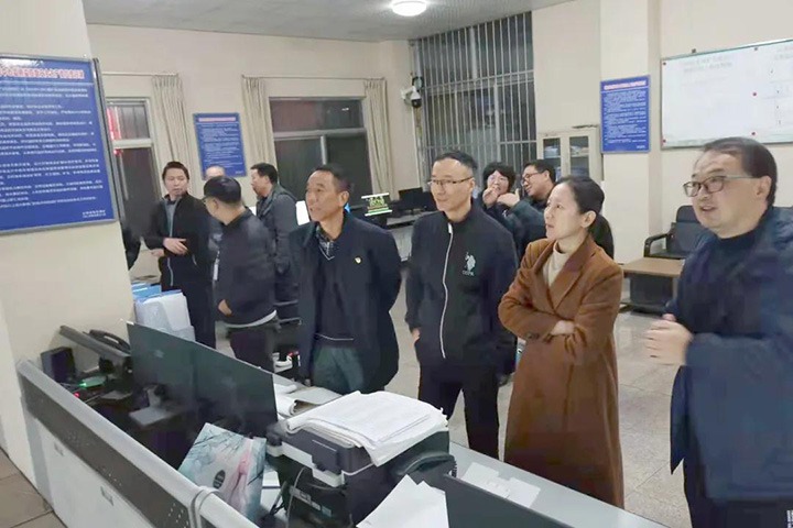 集团党委委员、财务总监莫晓丹一行赴陆东煤矿开展党建、生产谋划事情调研