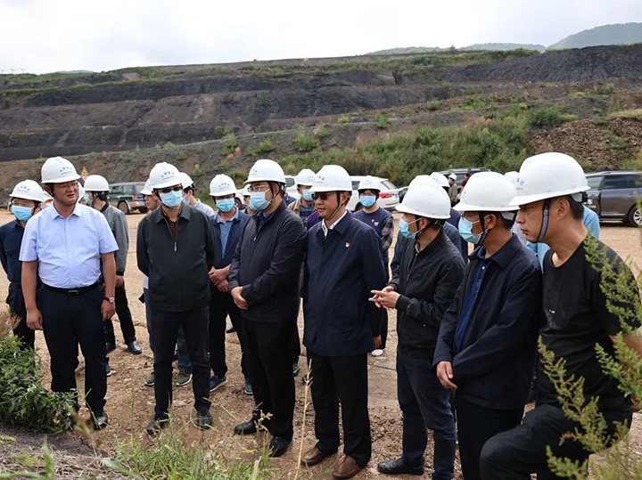 昆明市委常委、常务副市长夏俊松调研检查先锋煤业清静生产事情