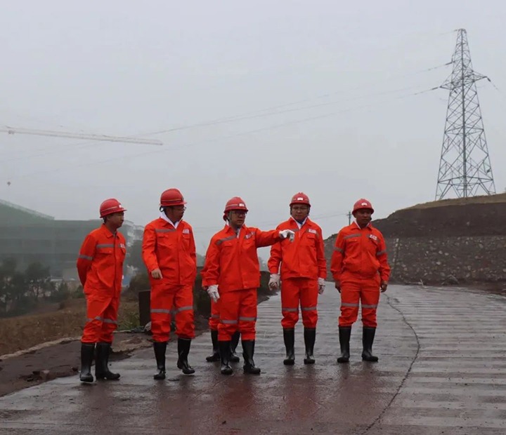 【主题教育】云煤（南宫ng28）集团党委委员、副总司理施从伟到罗平东城煤矿公司开展主题教育调研