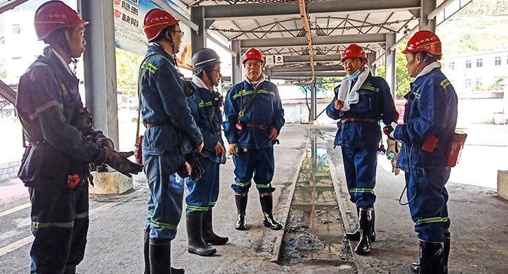 集团党委副书记、副董事长、总司理高建嵩到镇雄煤业开展清静生产大检查